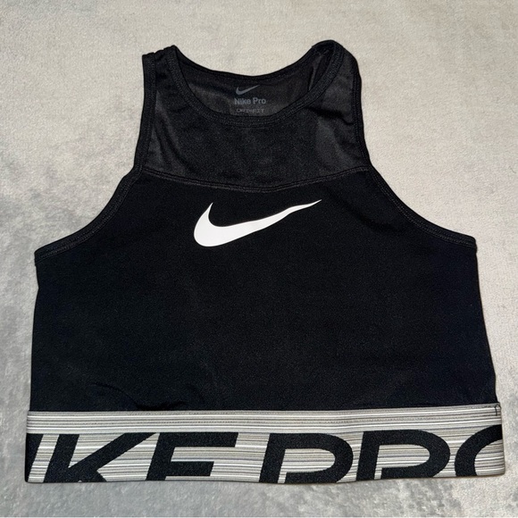 Nike Pro Dri-Fit Crop Tank Sports Bra Size Medium - Picture 1 of 9